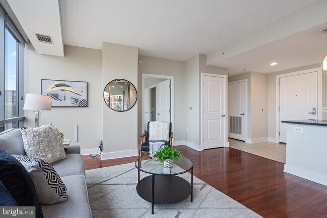 Building Photo - 2001 15th St N