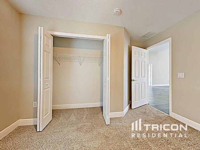 Building Photo - 303 Lisa Ann Ct