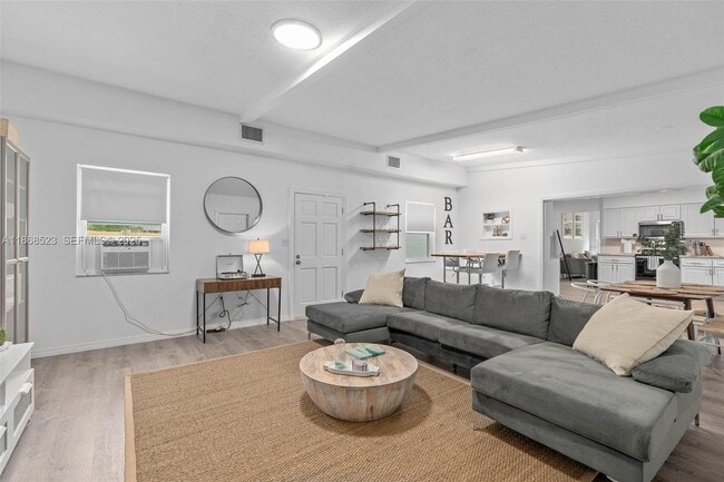 Building Photo - 4255 Wee St