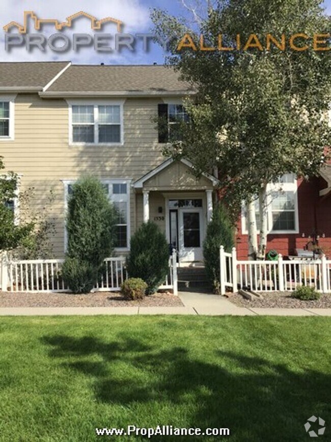 Building Photo - Townhome for rent near Red Hawk golf cours...
