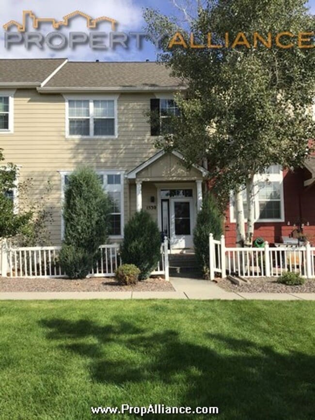 Primary Photo - Townhome for rent near Red Hawk golf cours...