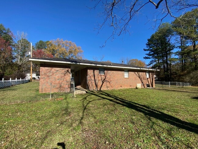 Building Photo - 4029 Stone Dr