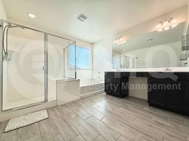 Building Photo - 16525 W Jenan Dr