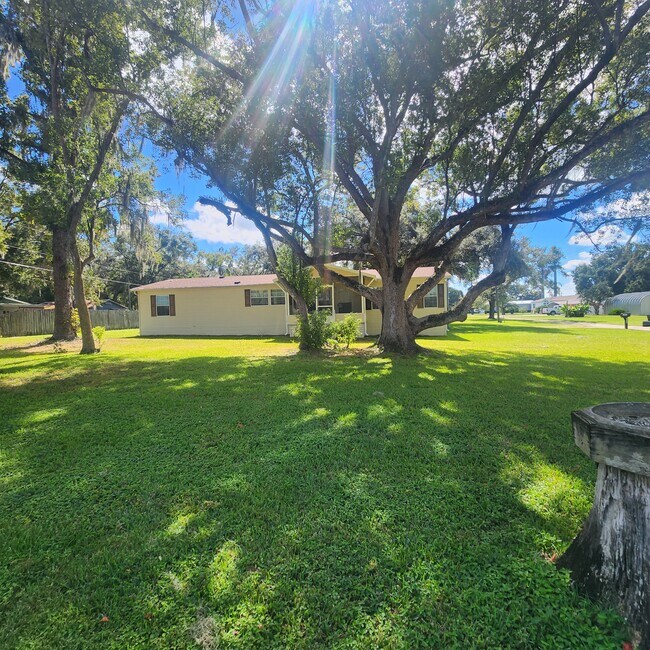 Building Photo - 5924 Vanco Dr