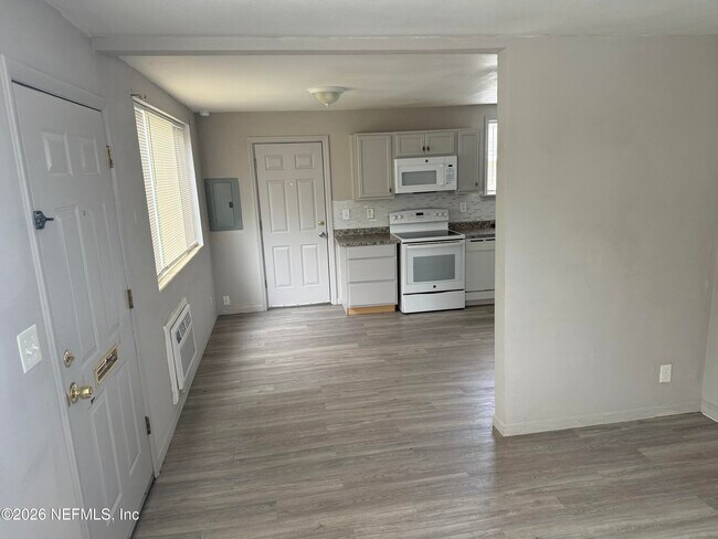 Building Photo - 5659 Ansley St