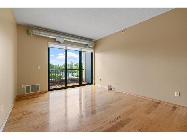 Building Photo - 4525 Park Commons Dr