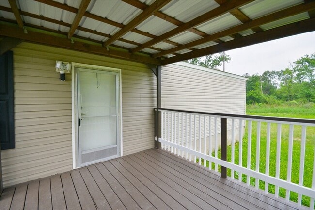 Building Photo - 136 Birchwood Dr