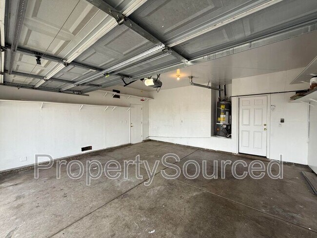 Building Photo - 1830 Persimmon Way