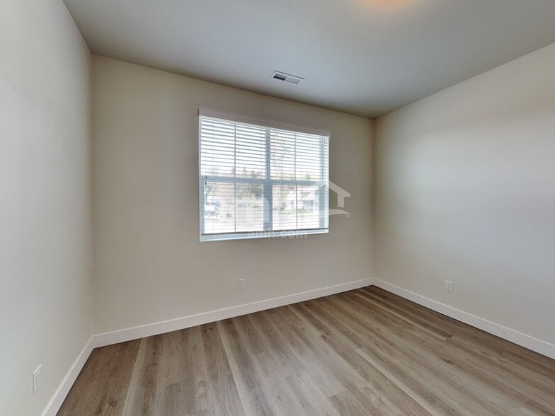 Building Photo - 348 Lolo Trail Ave