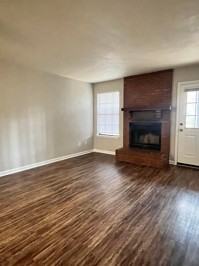 Building Photo - 2968 Woodrich Dr