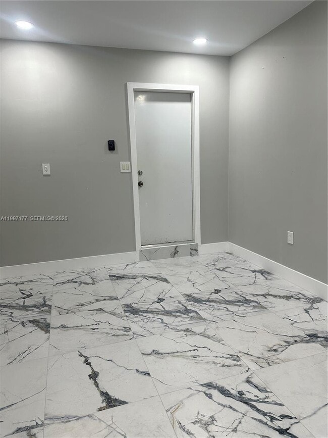 Building Photo - 9724 SW 142nd Pl