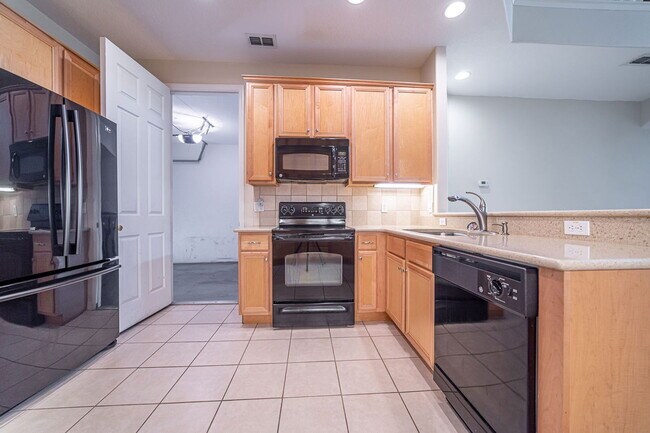 Building Photo - 10106 Willow Grove Ct