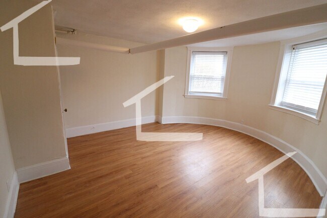 Building Photo - 3BR or 4BR near B/C trains, Wash Sq, heat included, No Fee!
