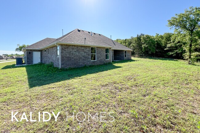 Building Photo - 17857 Salem Rd