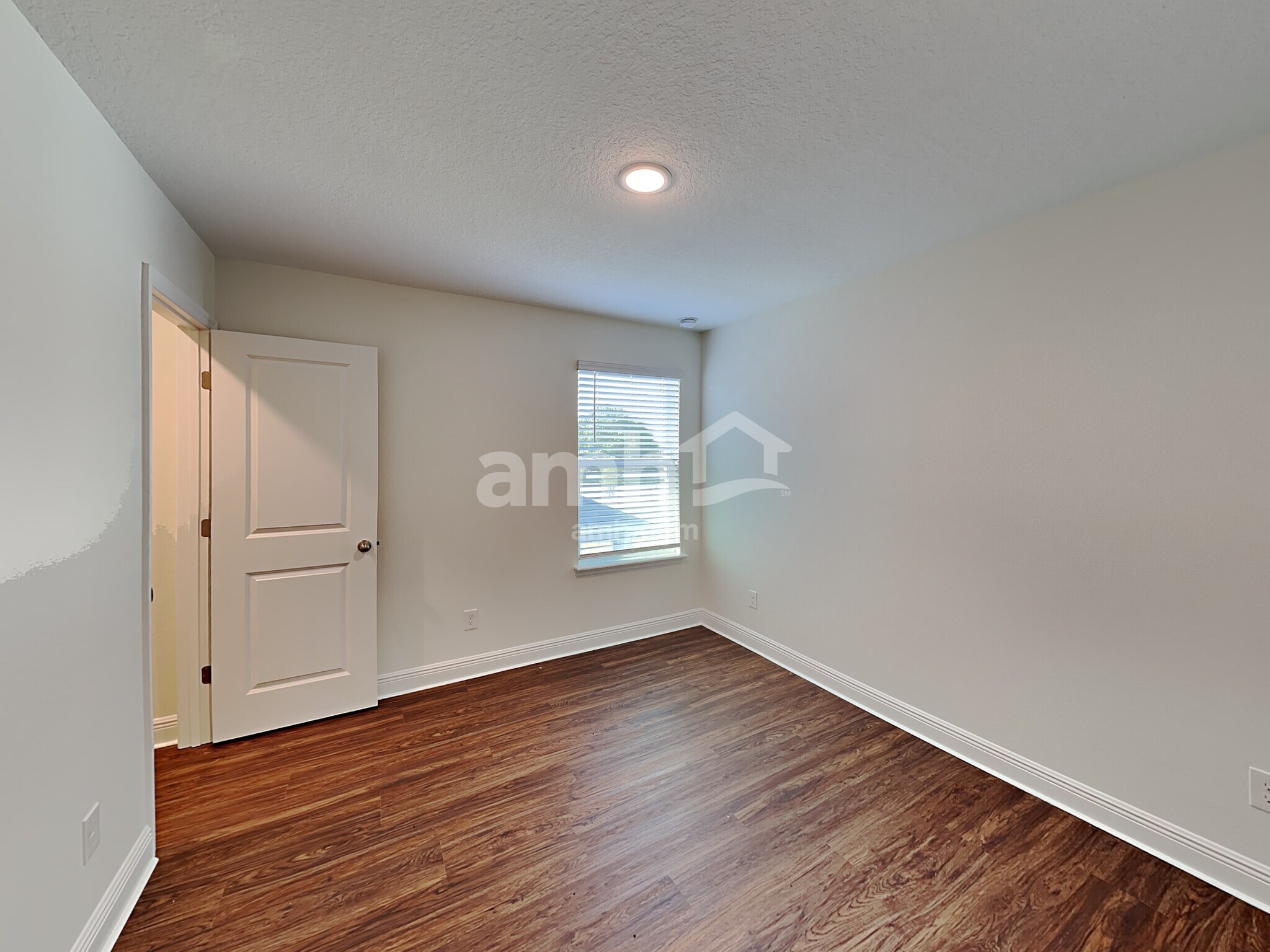 Building Photo - 825 Heavenly Dr