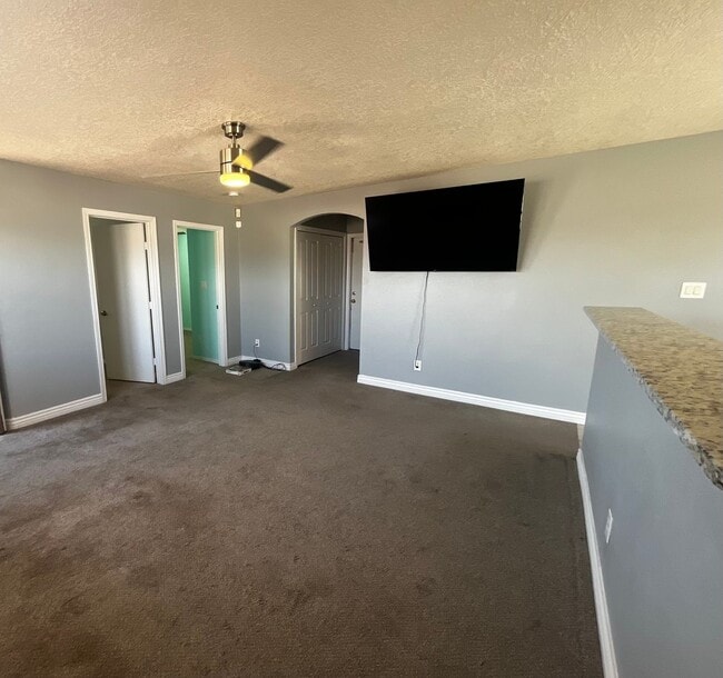 Building Photo - Charming 2 Bedroom 2 Bathroom Home With A ...