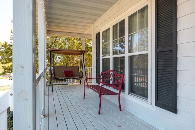 Building Photo - 4Bd/3.5Ba Home Available