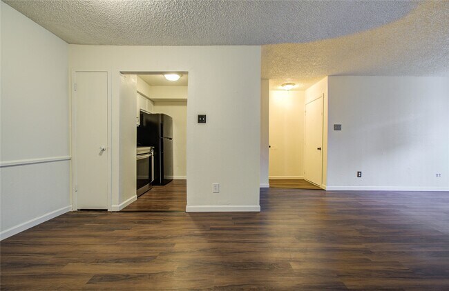 Building Photo - 2800 Jeanetta St