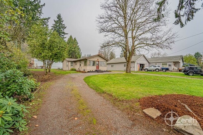 Building Photo - 2541 SW 6th Ave