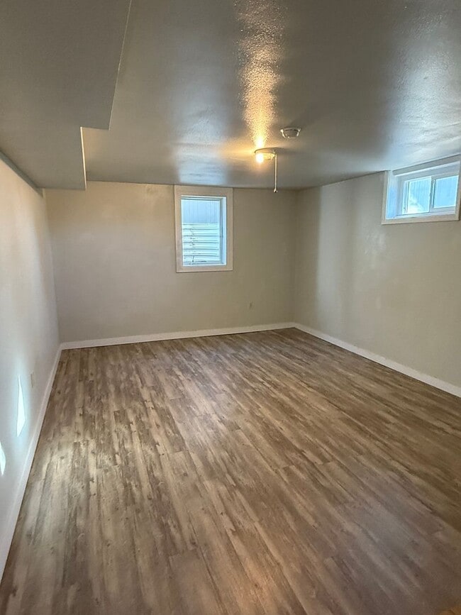 Building Photo - 434 Wicks Ln