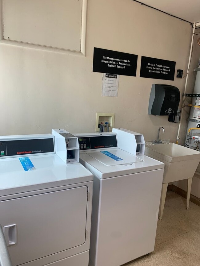 Building Photo - Live Your Best Life in the Heart of Hillcrest: Stylish One-Bedroom Suite Awaits You!