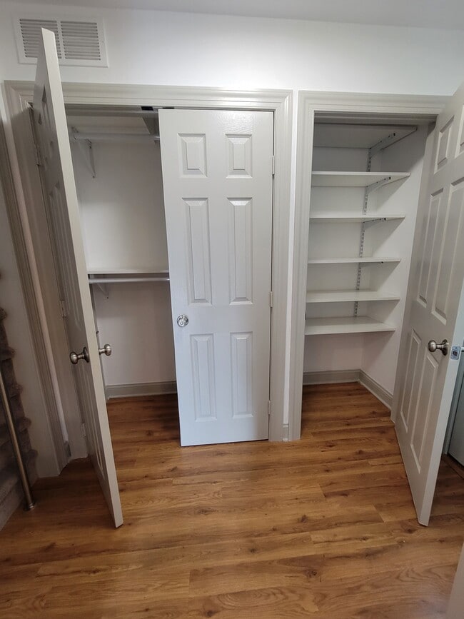 Building Photo - 33 Rittenhouse Rd