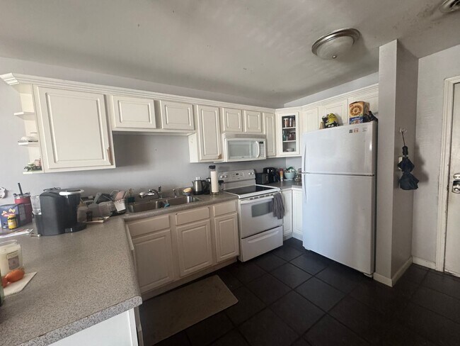Building Photo - Renaissance II Condominiums: #1634 Availab...