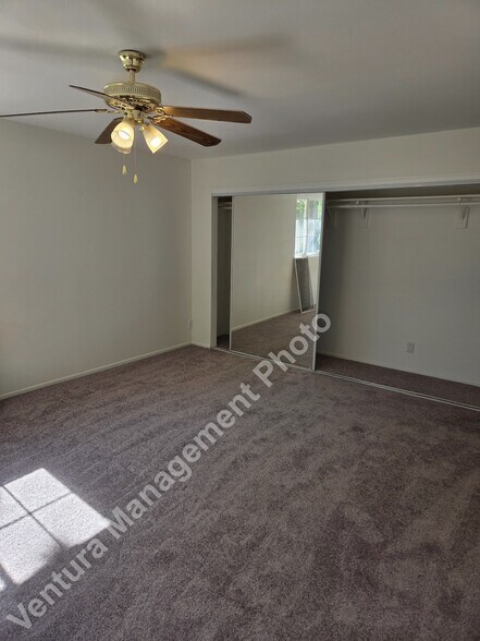 Building Photo - 2333 Lawnview Ct
