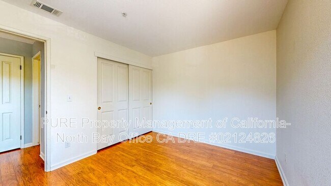 Building Photo - 7 Flemings Ct