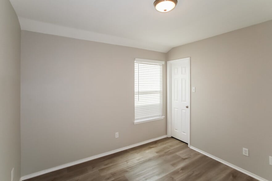 Building Photo - 1304 Barrel Run