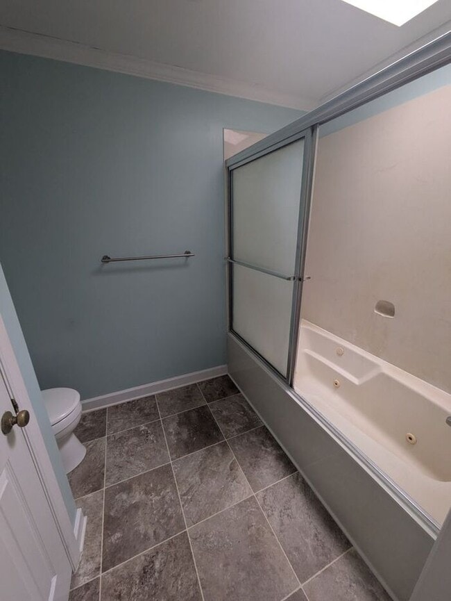 Building Photo - Four Bedroom Single Family Home in Hickory, NC!