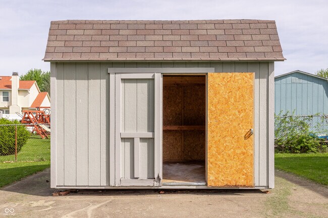 Building Photo - 6130 Bethesda Way