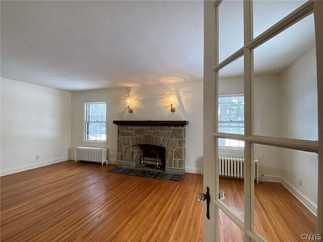 Building Photo - 2897 Graffenburg Rd