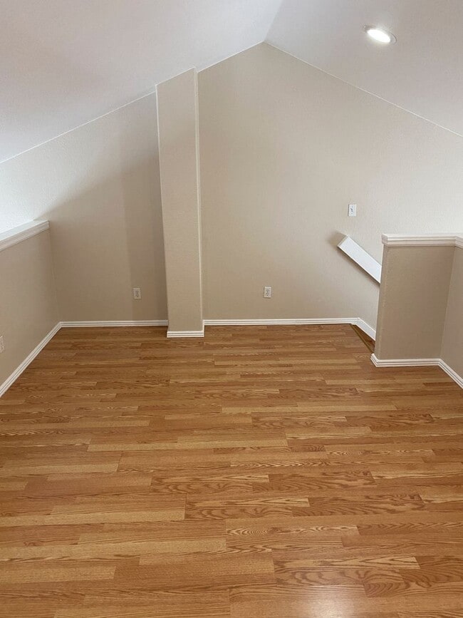 Building Photo - Near Buckley AFB - 2 Bedroom 2 bath + Larg...