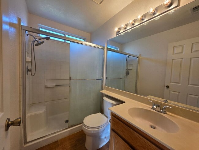 Building Photo - 3-bedroom single story in Turlock!