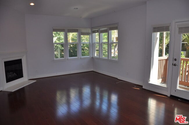 Building Photo - 6010 S Celedon Creek