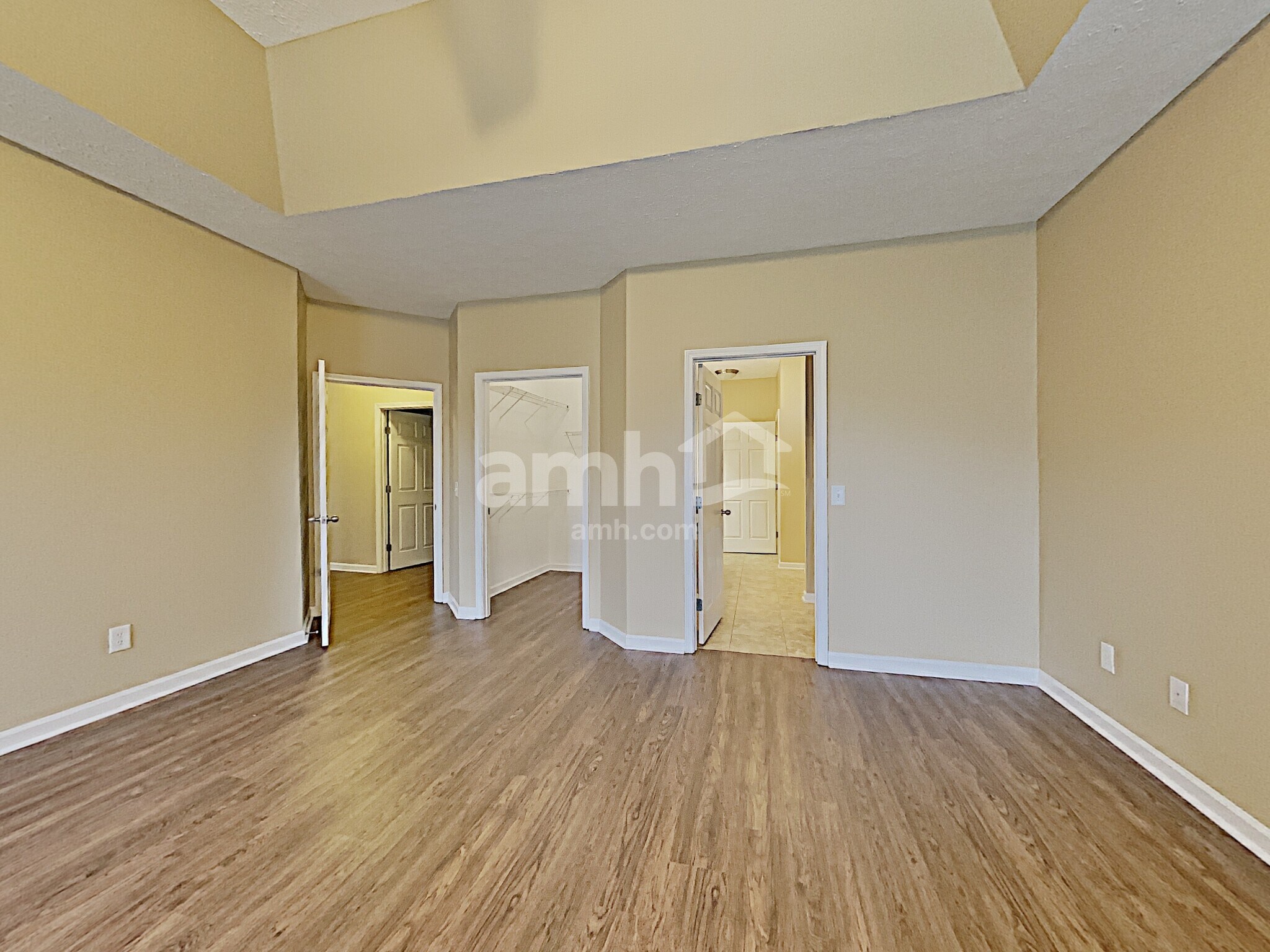 Building Photo - 533 Callie Ave