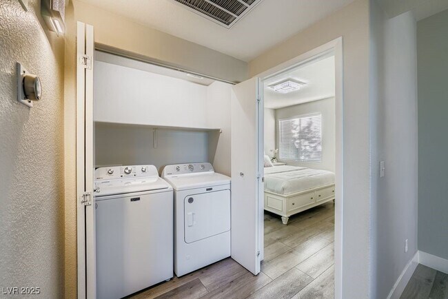 Building Photo - 9050 W Warm Springs Rd