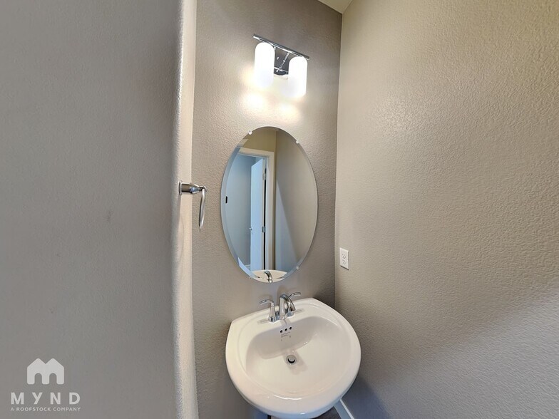 Building Photo - 3794 Paseo de Paz Ave