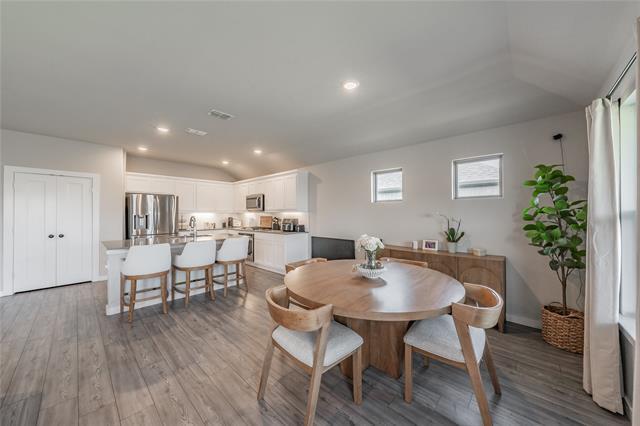 Building Photo - 10537 Big Lagoon Dr