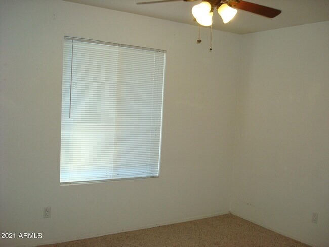 Building Photo - 3933 W Pershing Ave