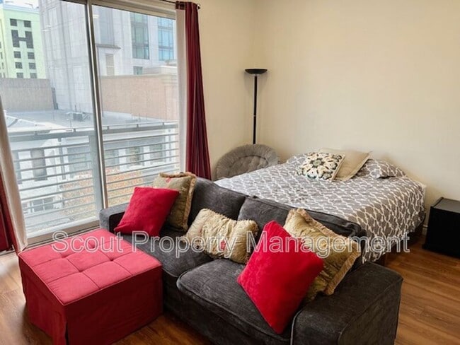 Building Photo - 445 Island Ave