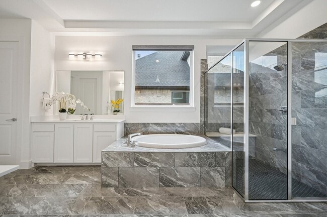 Building Photo - 13868 Dorset Ln