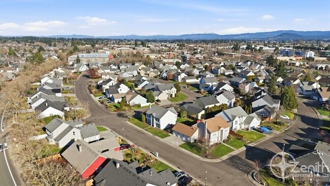 Building Photo - 16101 SE 18th St