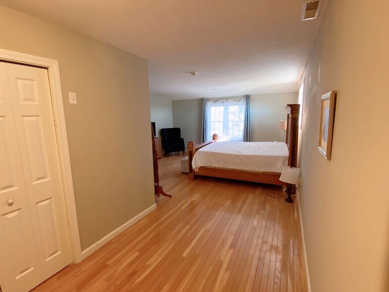 Building Photo - 1 Nutmeg Ct