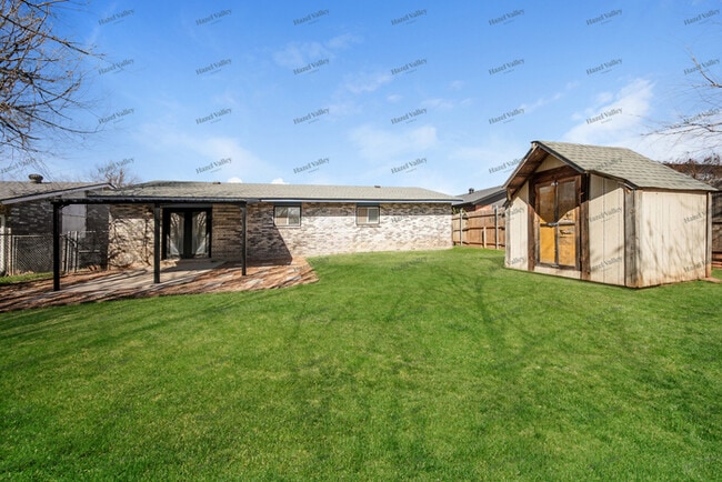 Building Photo - 512 Annawood Dr