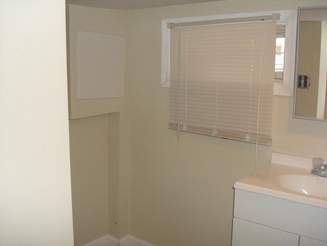 Building Photo - 223 N Luzerne Ave