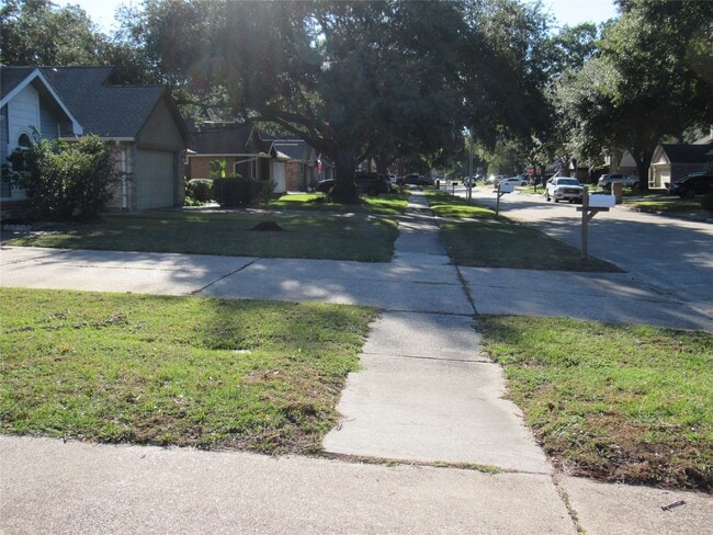 Building Photo - 10219 Prospect Hill Dr