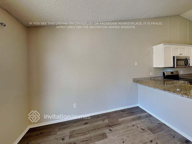 Building Photo - 3239 W Tonopah Dr