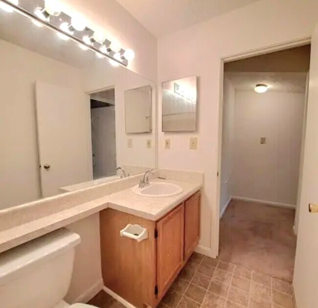 Bathroom - 6824 Glenridge Dr
